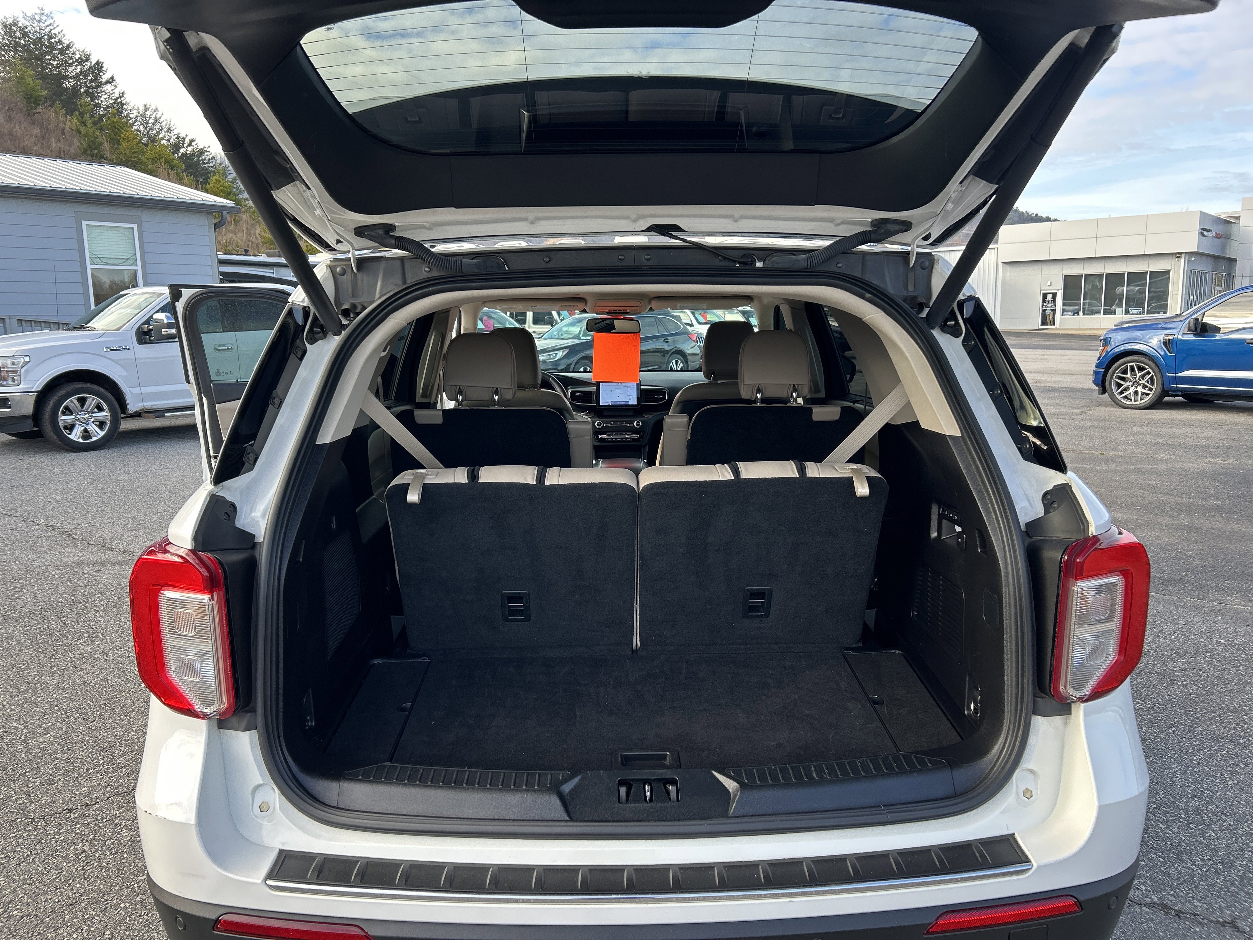 Used 2020 Ford Explorer Limited image 41