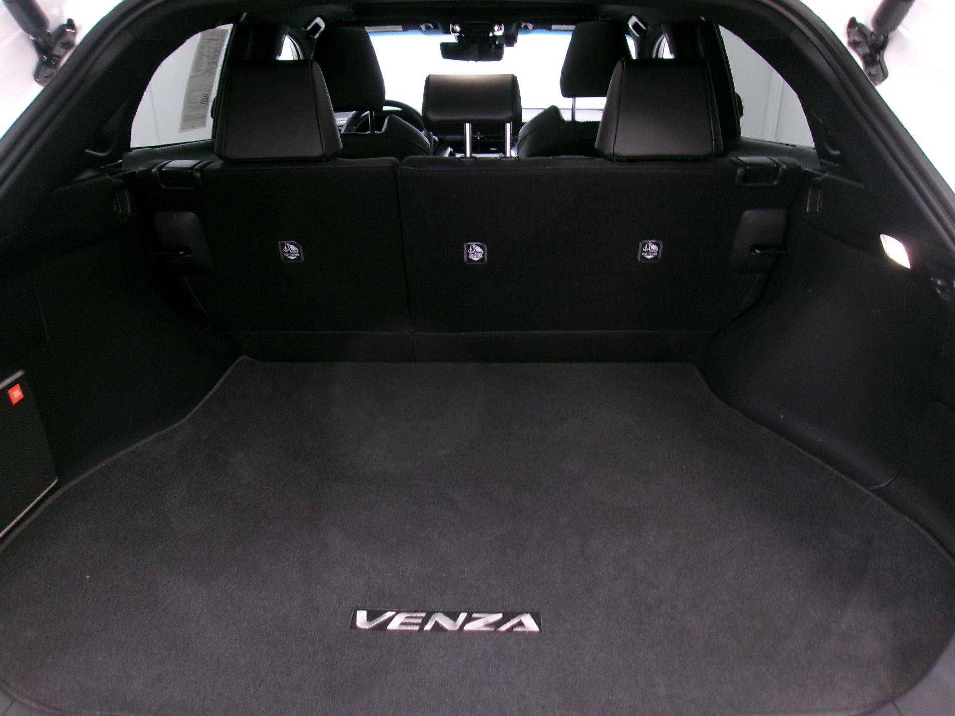 Used 2024 Toyota Venza Limited AWD/4WD image 11
