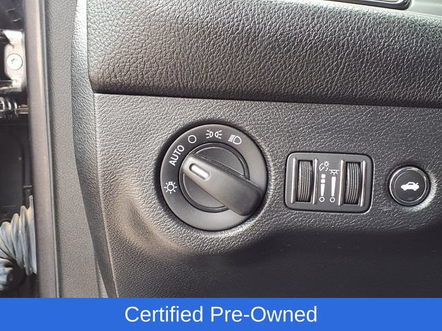 Used 2023 Dodge Challenger SXT RWD image 6
