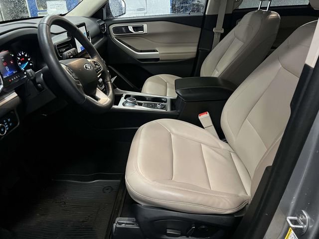 Used 2023 Ford Explorer XLT w/ Equipment Group 202A image 19
