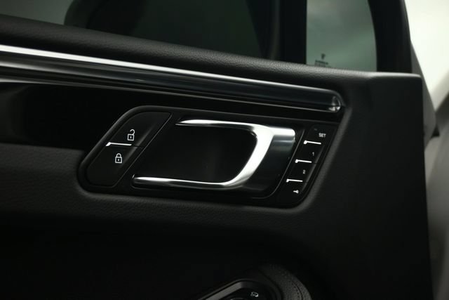 Used 2024 Porsche Macan AWD/4WD image 50
