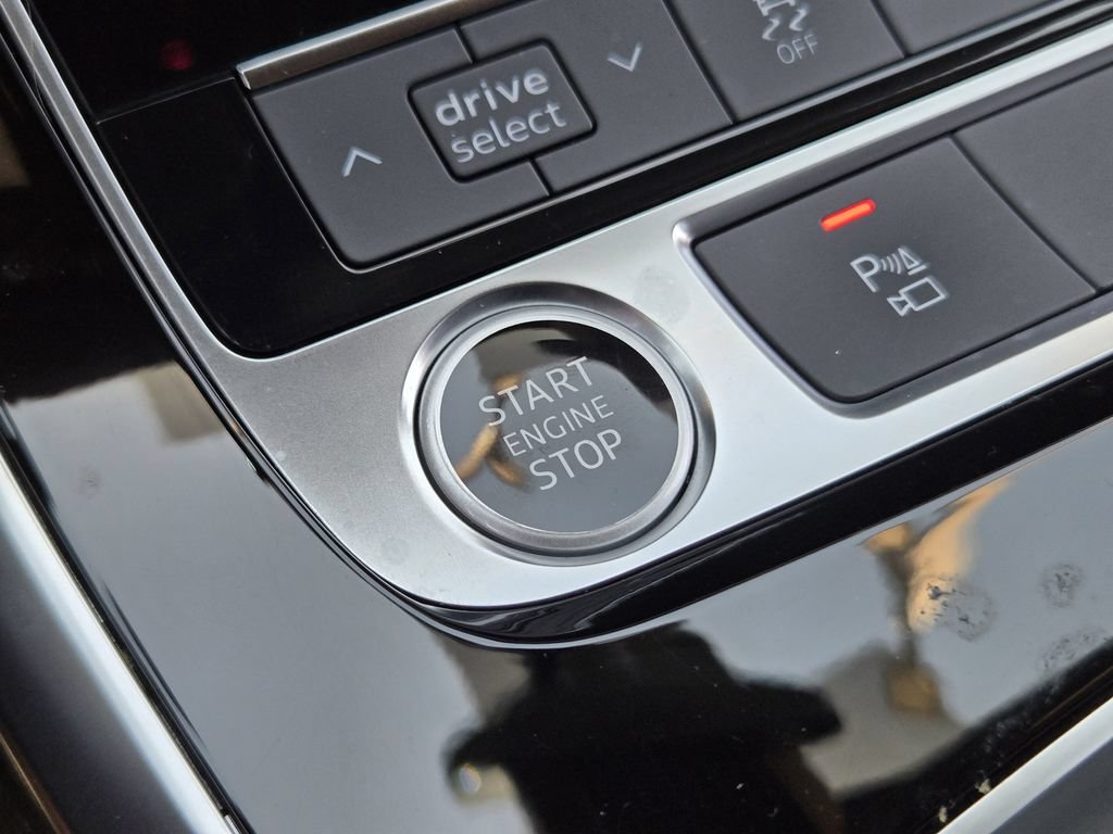 Certified 2025 Audi Q8 Premium Plus AWD/4WD image 26