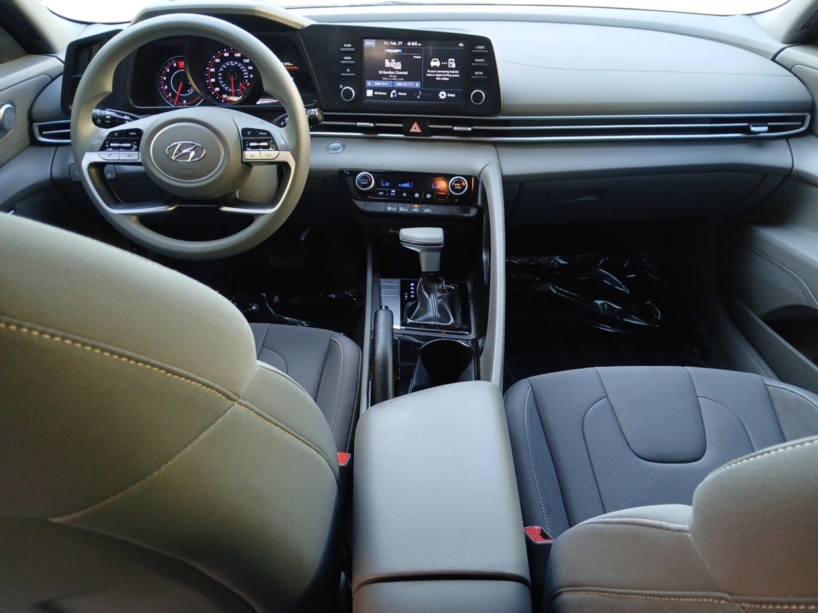 Used 2023 Hyundai Elantra SEL image 10