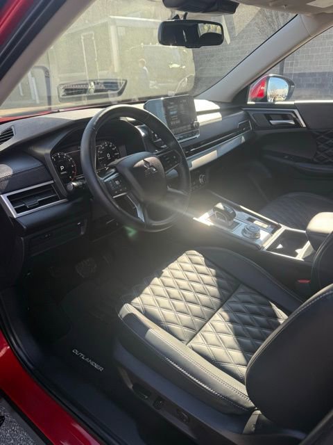 Used 2024 Mitsubishi Outlander SEL image 13