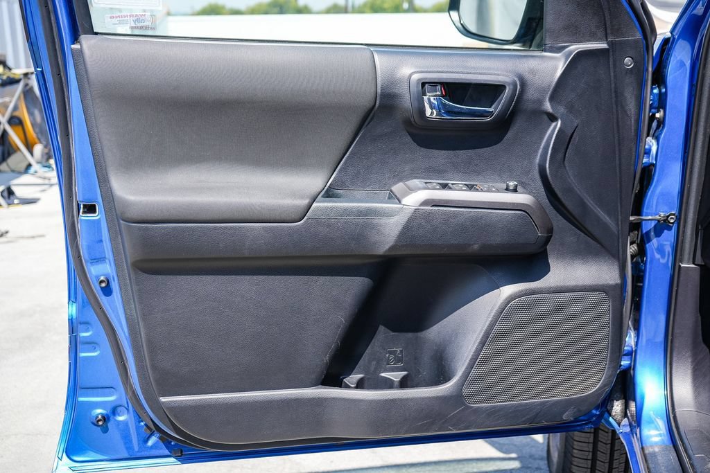 Used 2018 Toyota Tacoma TRD Sport RWD image 22