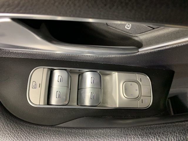 Used 2022 Mercedes-Benz GLE 350 4MATIC w/ Premium Package image 18