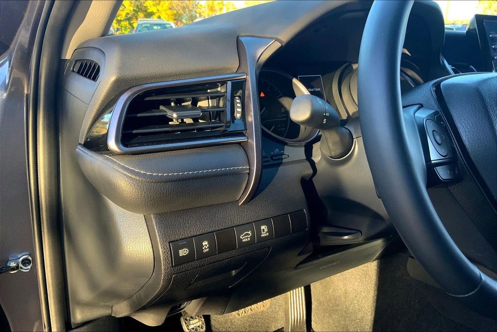 Used 2023 Toyota Camry SE image 39