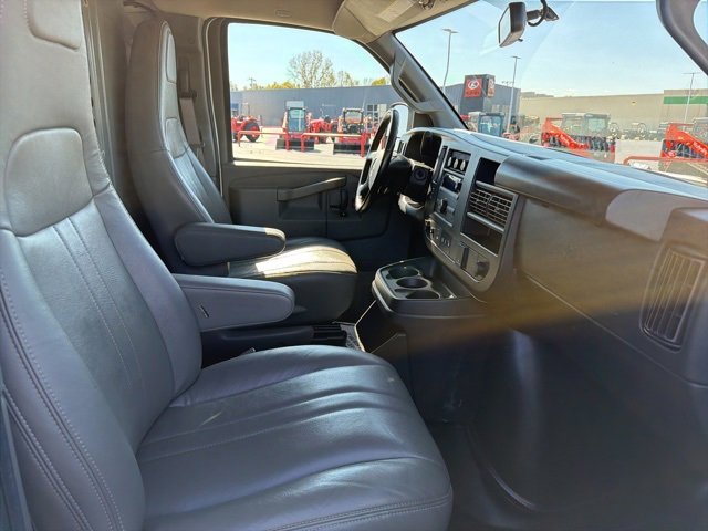 Used 2022 Chevrolet Express 2500 w/ Driver Convenience Package image 9