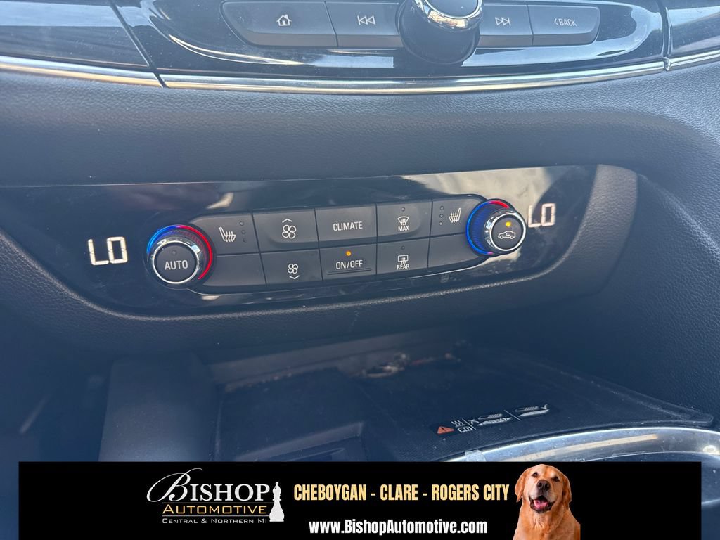 Used 2023 Buick Enclave Essence AWD/4WD image 23