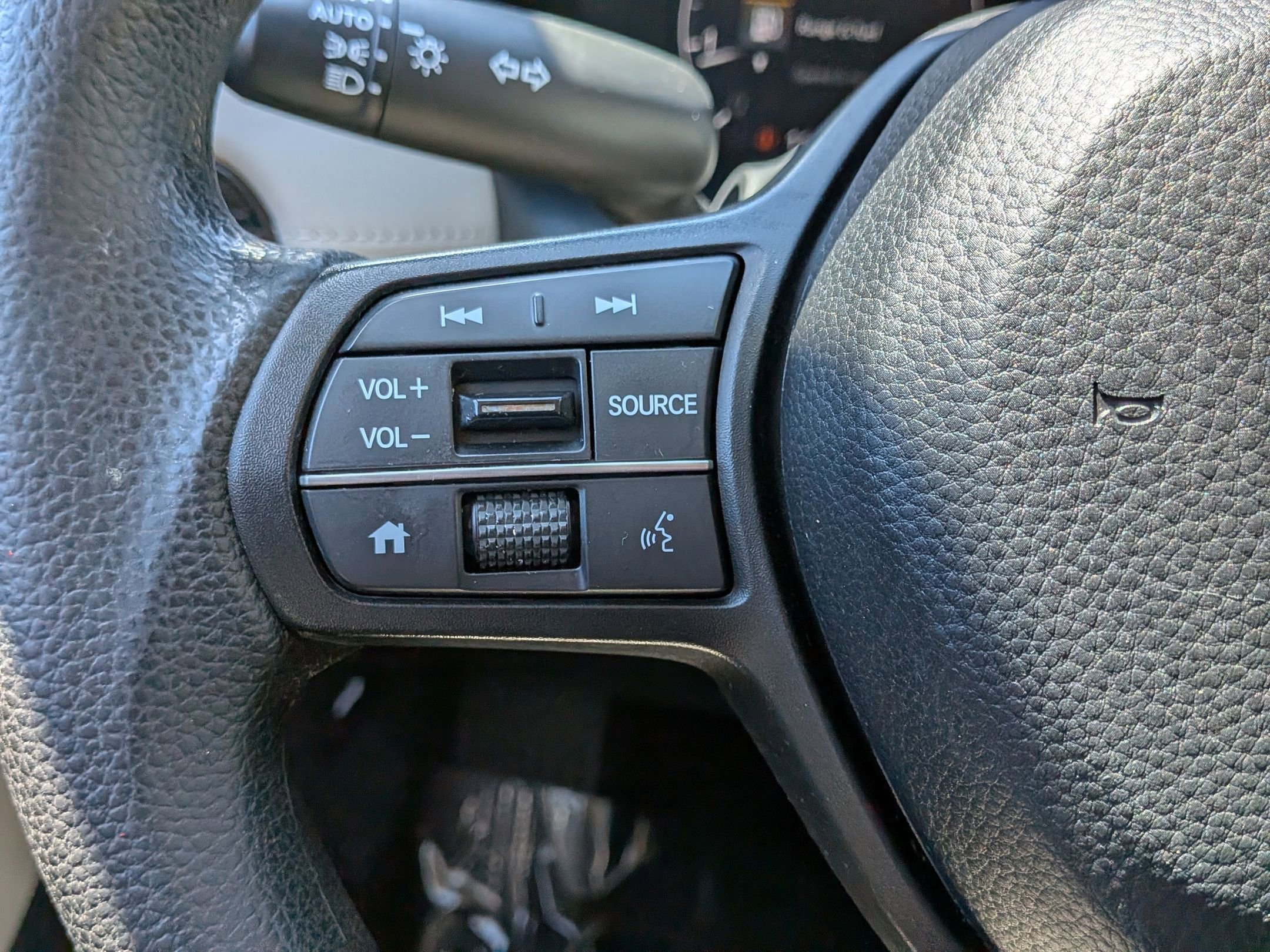 Used 2023 Honda HR-V LX image 14