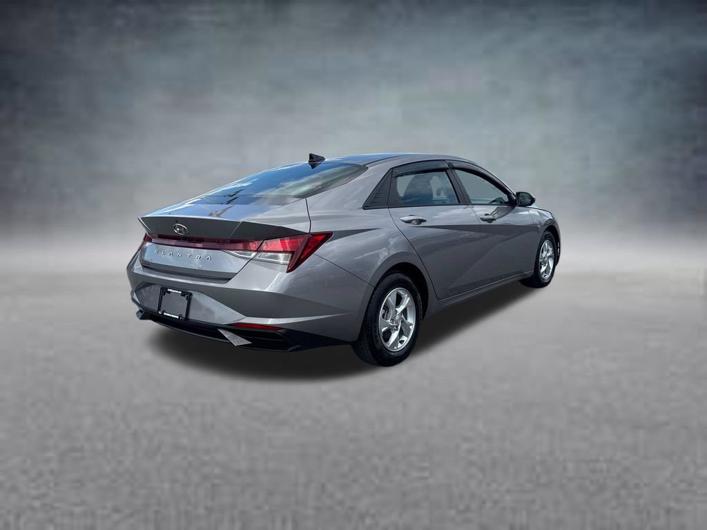 Used 2023 Hyundai Elantra SE w/ Cargo Package FWD image 7