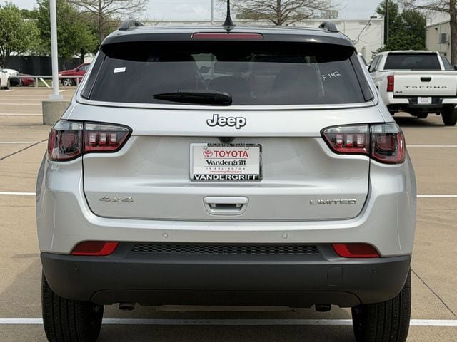 Used 2025 Jeep Compass Limited AWD/4WD image 5
