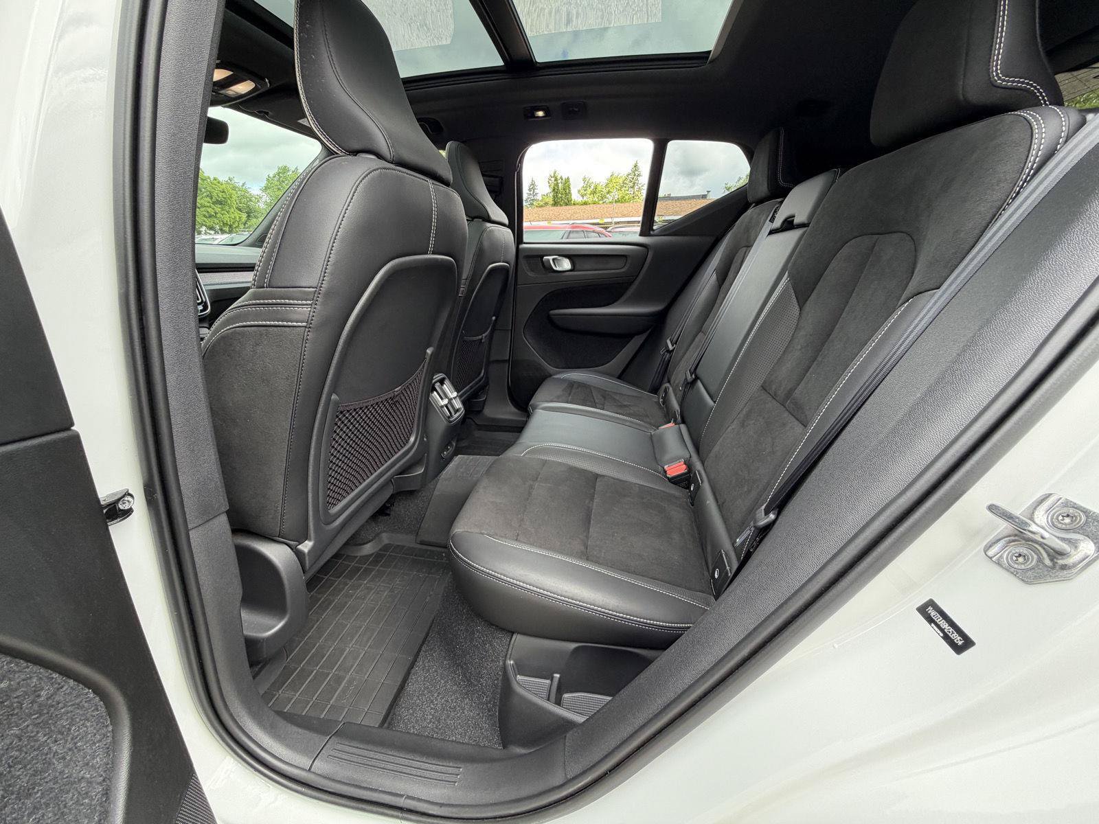 Used 2021 Volvo XC40 P8 Recharge w/ Advanced Package AWD/4WD image 22