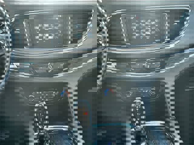 Used 2019 Buick Enclave Essence image 18