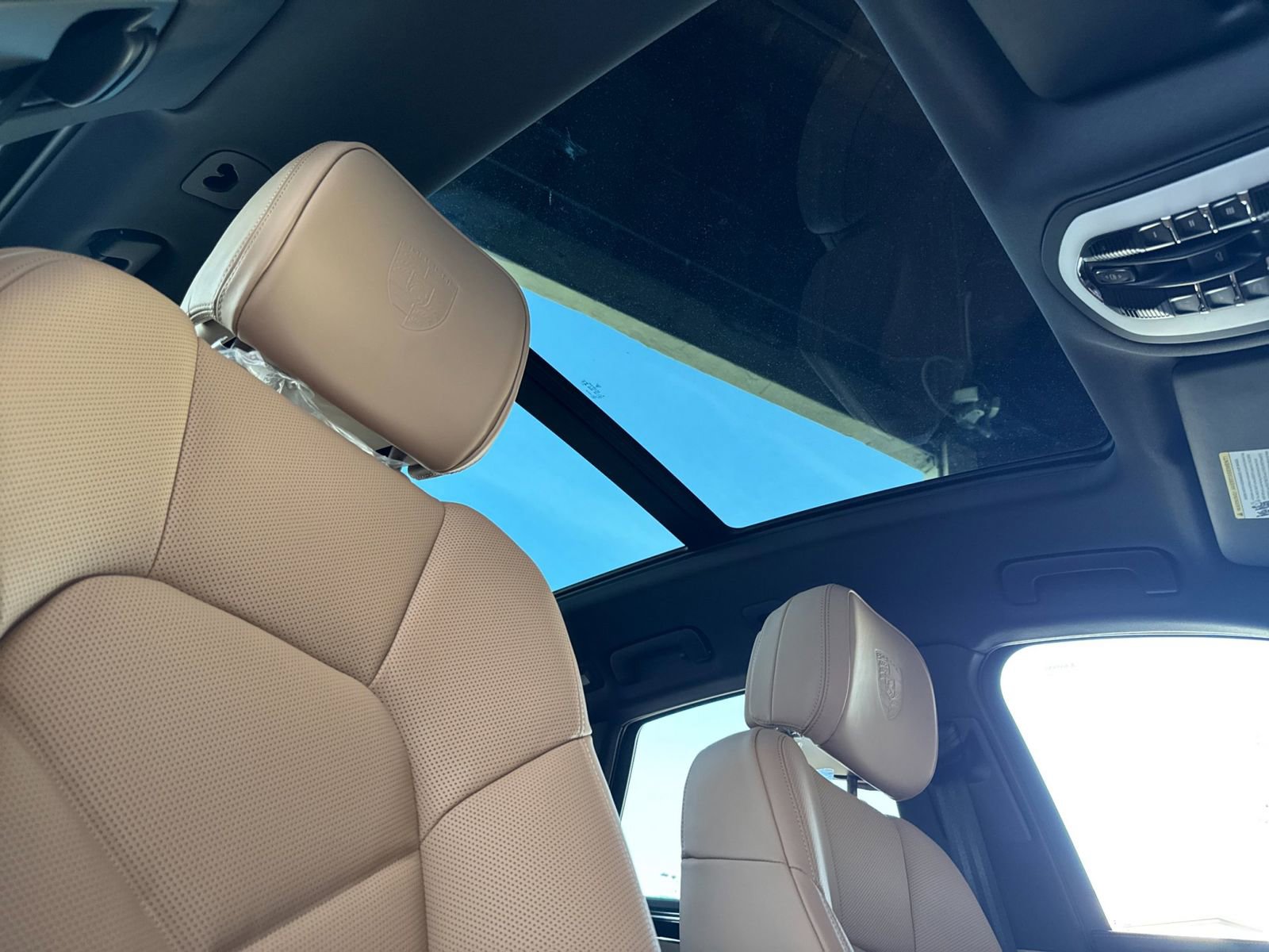 New 2026 Porsche Macan Turbo AWD/4WD image 19
