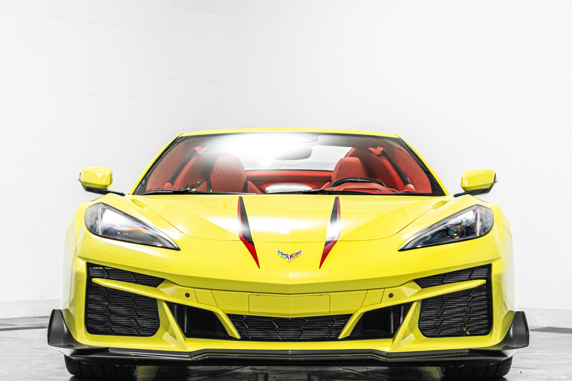 Used 2024 Chevrolet Corvette Z06 w/ Z07 Performance Package RWD image 4
