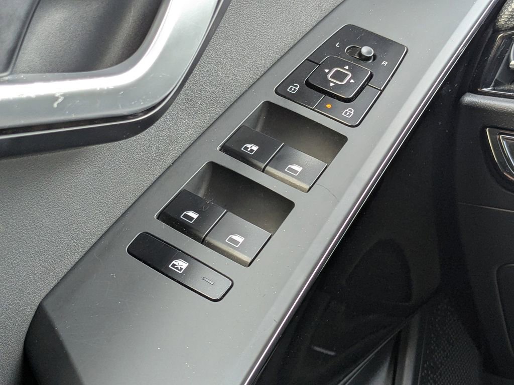 Used 2023 Kia Niro EX w/ EX Cold Weather Package image 22