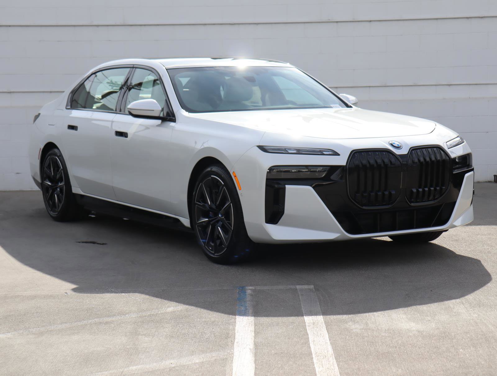 New 2026 BMW 750e xDrive w/ Executive Package