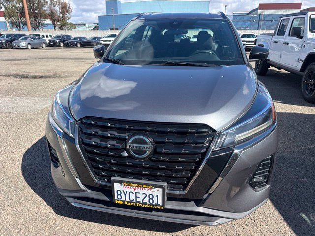 Used 2021 Nissan Kicks SR FWD image 2