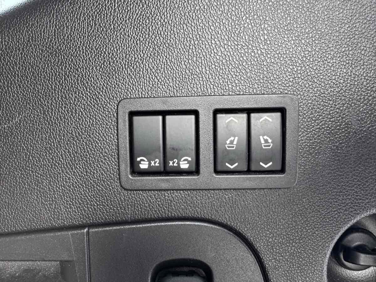 Used 2017 Cadillac Escalade Luxury AWD/4WD image 51