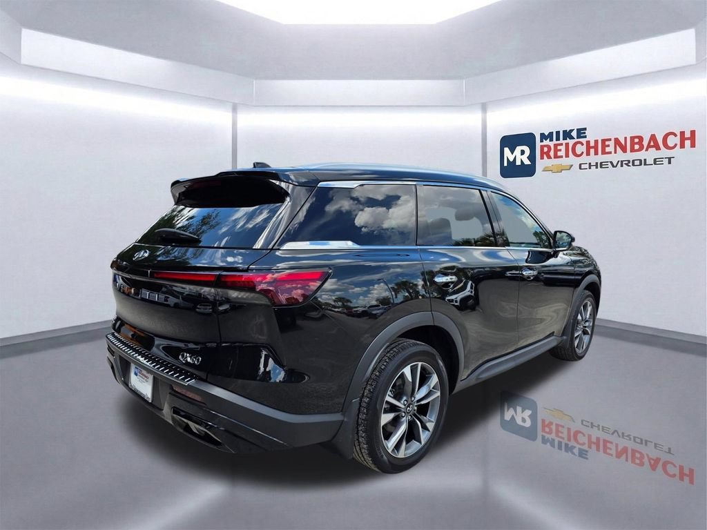 Used 2023 INFINITI QX60 Luxe w/ Performance Audio Package AWD/4WD image 4