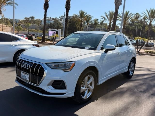 Used 2021 Audi Q3 2.0T Premium w/ Convenience Package AWD/4WD image 1