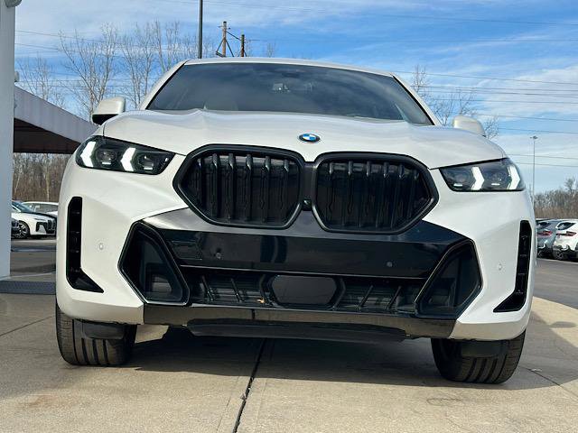 Certified 2024 BMW X6 xDrive40i w/ Executive Package image 2