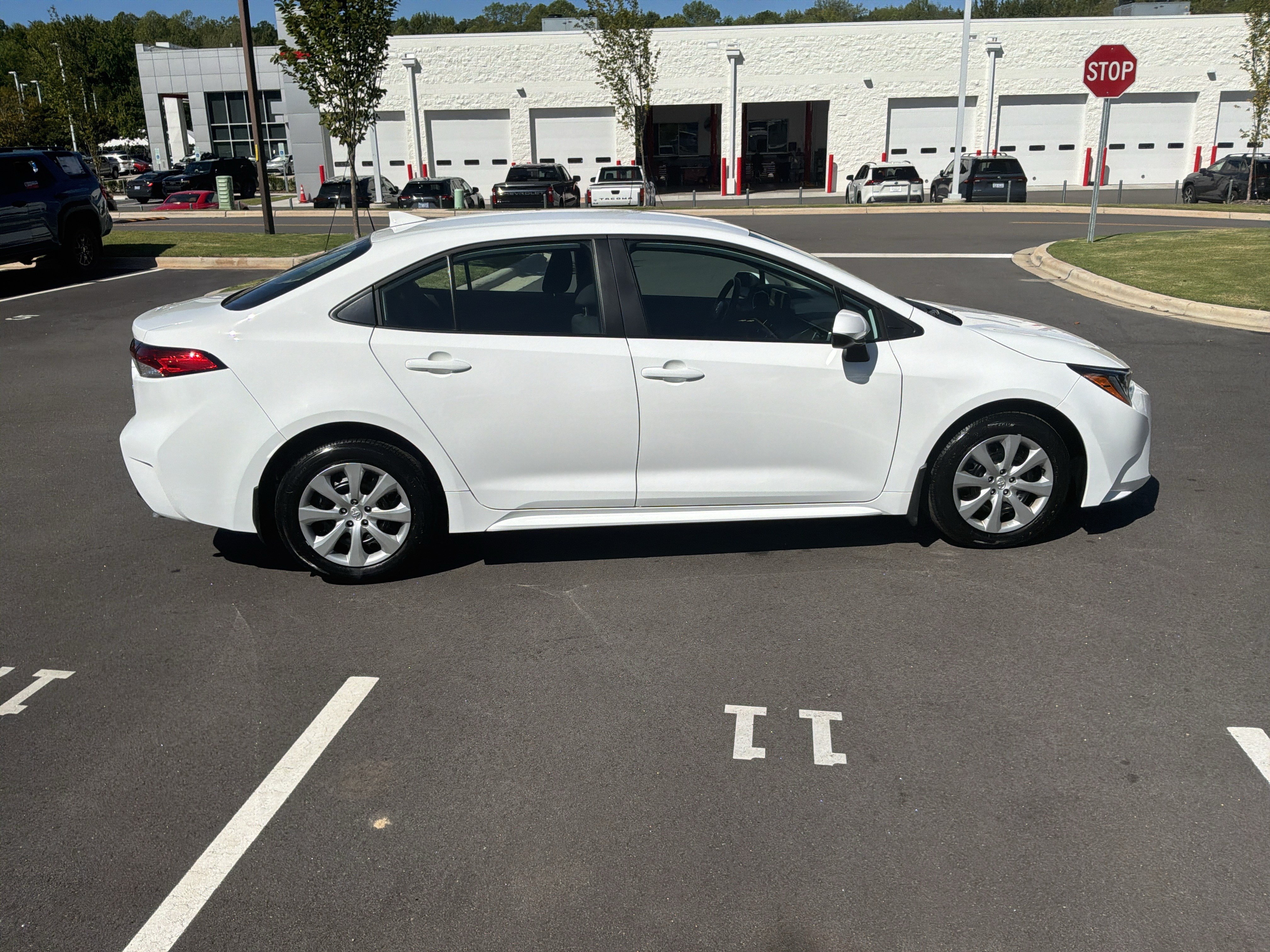 Used 2026 Toyota Corolla LE FWD image 11