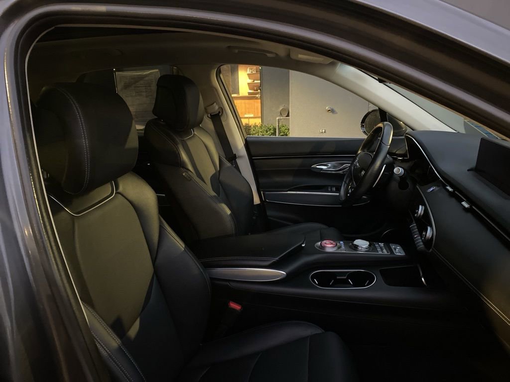 Used 2022 Genesis GV70 2.5T w/ Select Package image 14