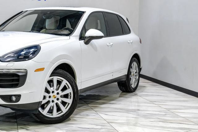 Used 2017 Porsche Cayenne AWD/4WD image 8