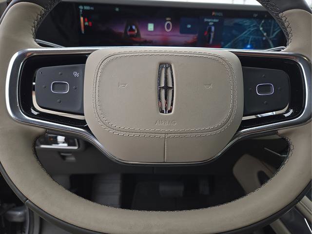 Used 2025 Lincoln Nautilus Reserve AWD/4WD image 31