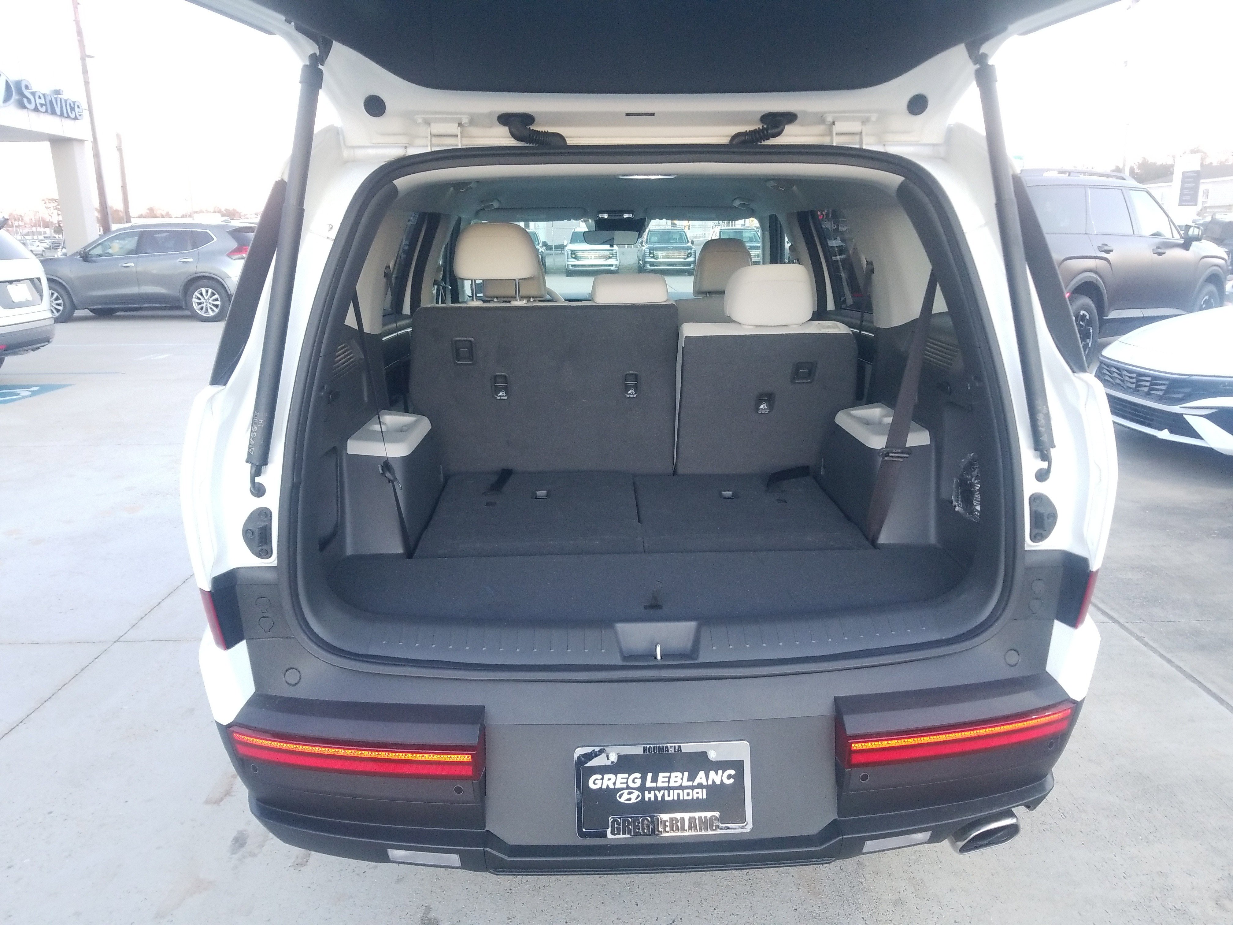 Certified 2025 Hyundai Santa Fe SE image 13