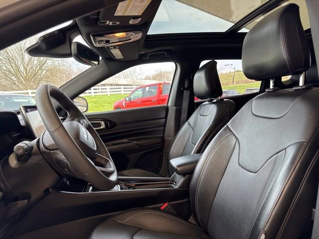 Used 2023 Jeep Compass High Altitude w/ Driver Assist Group I image 9