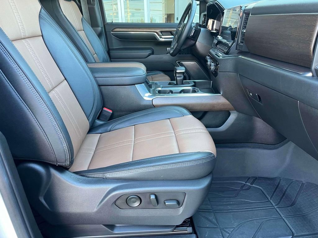 Certified 2023 Chevrolet Silverado 1500 High Country w/ Technology Package image 23