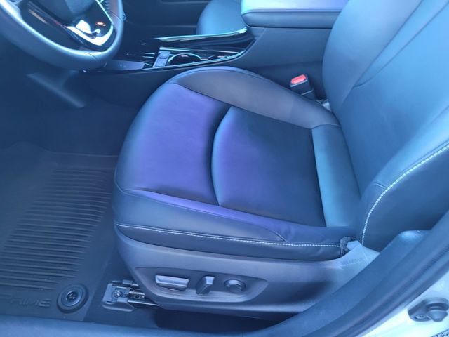 Used 2022 Toyota Prius Prime XLE FWD image 17