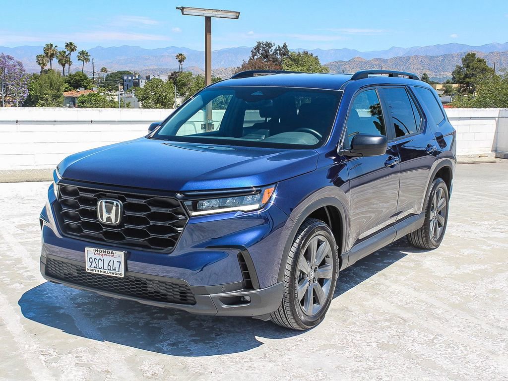 Certified 2025 Honda Pilot Sport image 3