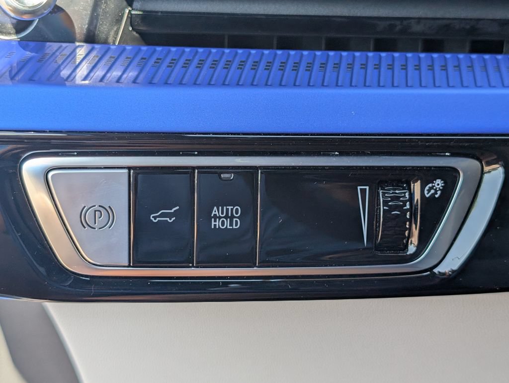 Certified 2025 Cadillac Optiq Luxury 2 AWD/4WD image 31