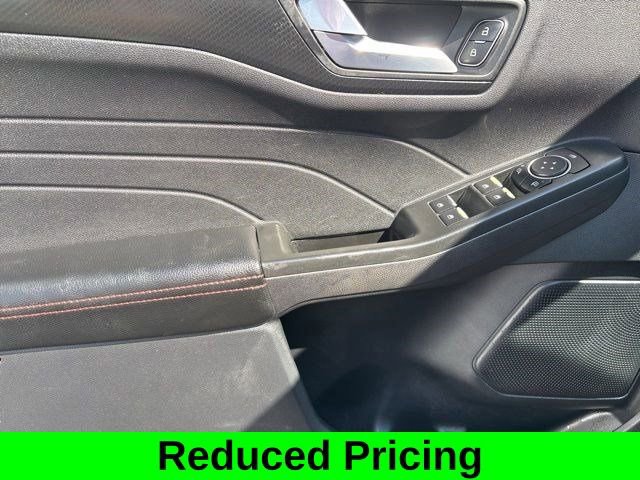 Used 2022 Ford Escape SEL w/ SEL Stealth AWD Package image 13