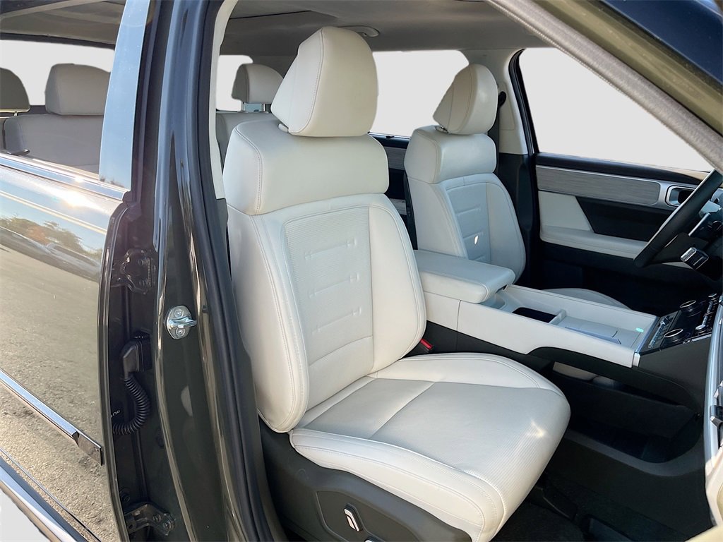 Used 2024 Hyundai Santa Fe Calligraphy image 29