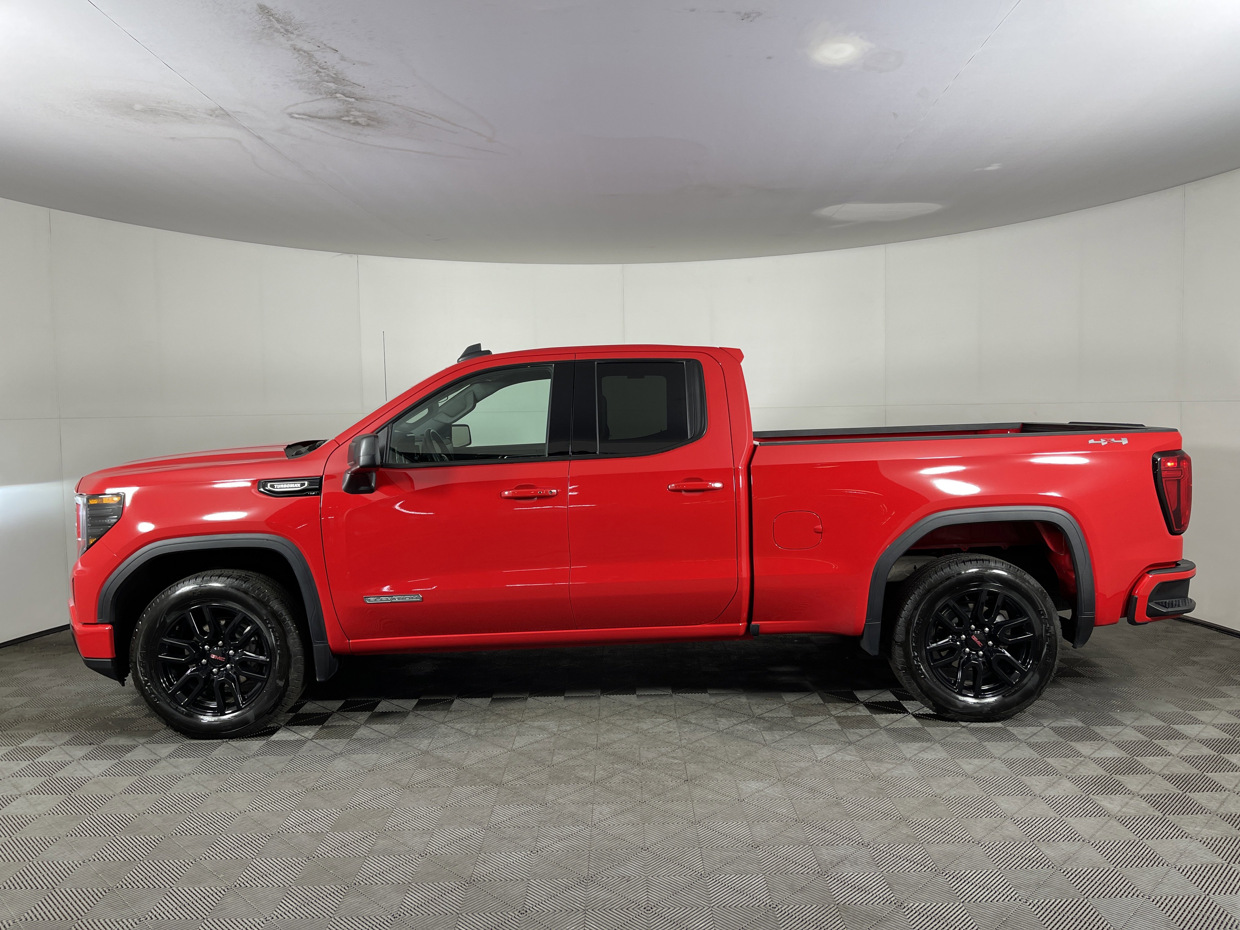 Used 2024 GMC Sierra 1500 Elevation image 3