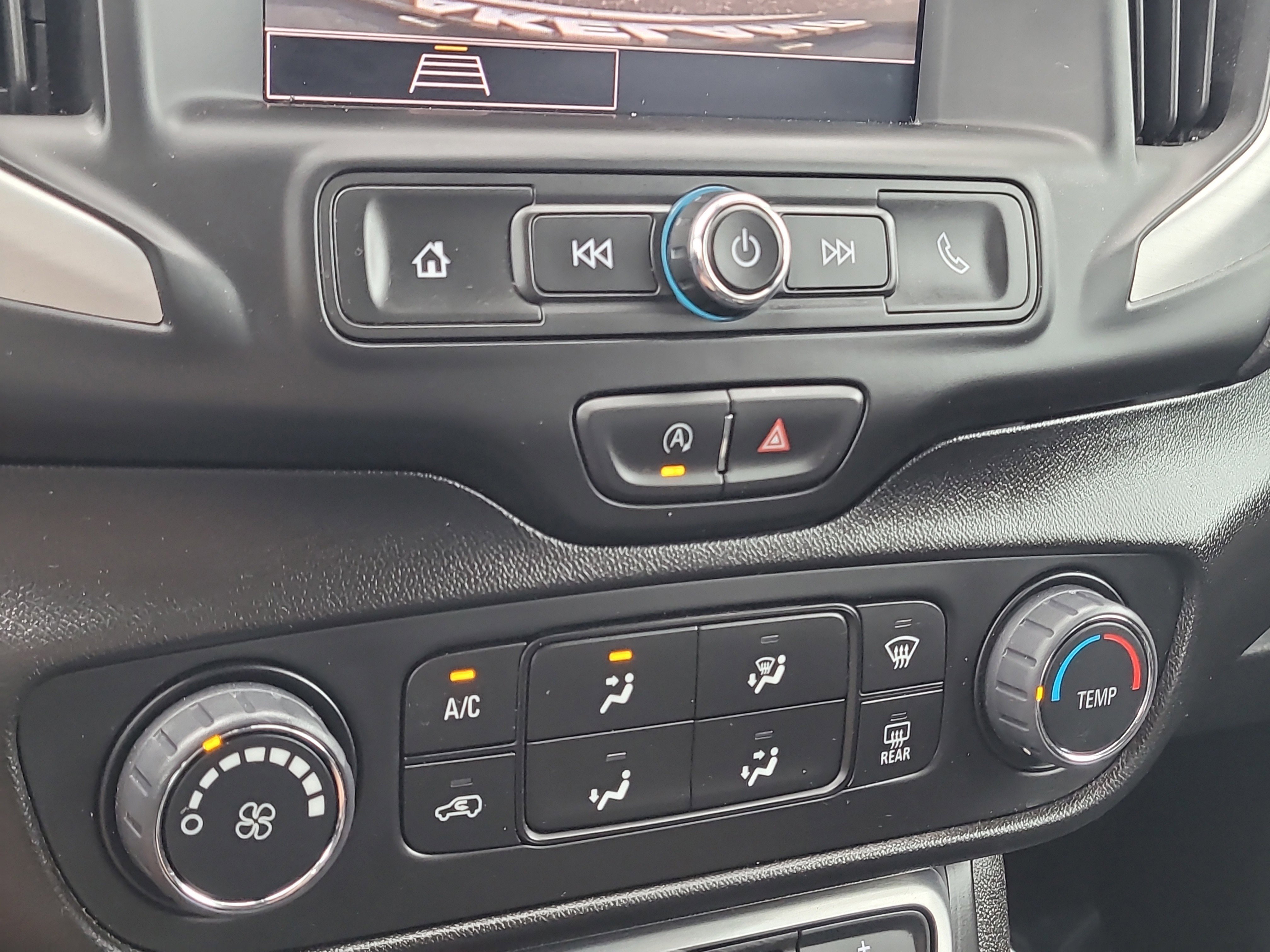 Used 2024 GMC Terrain SLE image 24