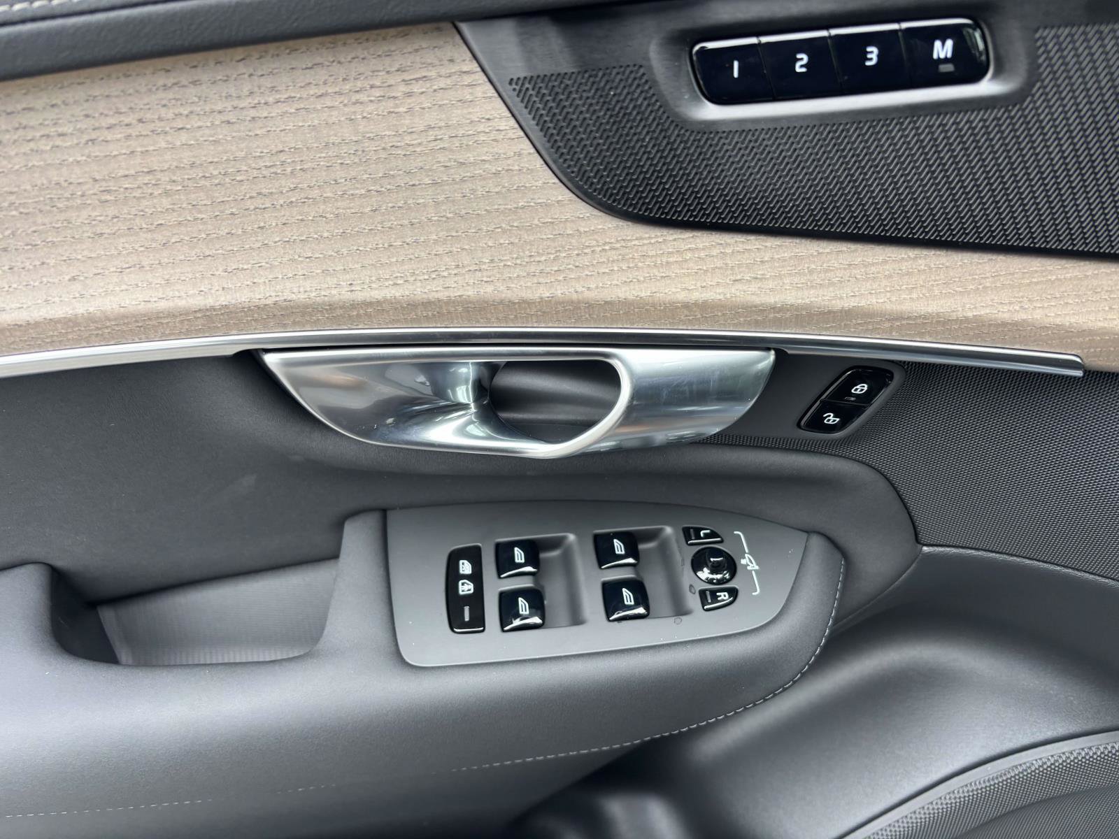 Certified 2026 Volvo XC90 B6 Plus w/ Protection Package Premier AWD/4WD image 13
