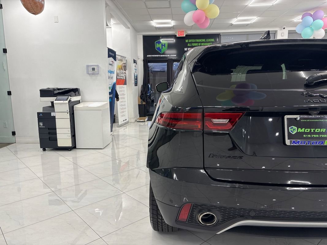 Used 2021 Jaguar E-PACE SE image 13