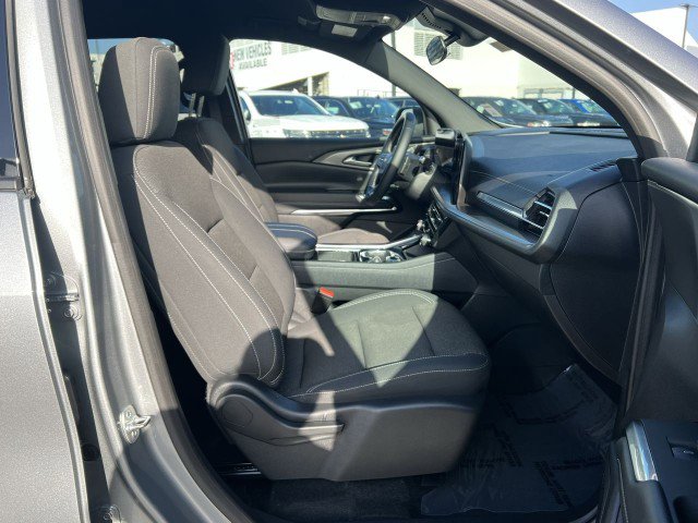 Used 2025 Chevrolet Traverse LT image 28