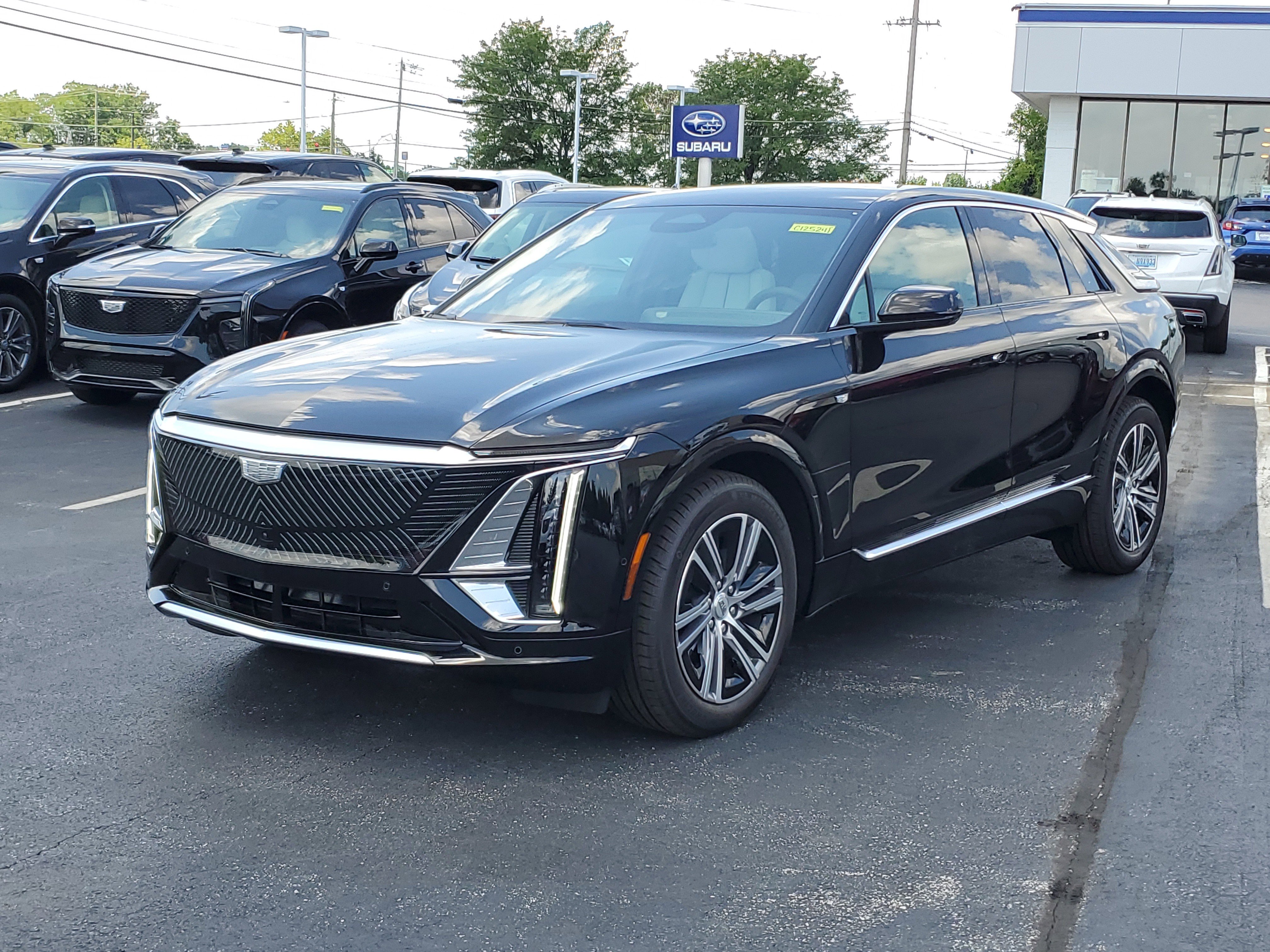 New 2025 Cadillac Lyriq Luxury image 28