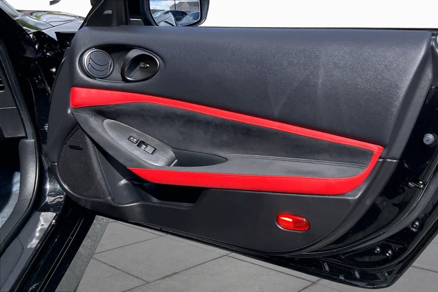 Used 2025 Nissan Z Performance w/ Floor Mat Package RWD image 19