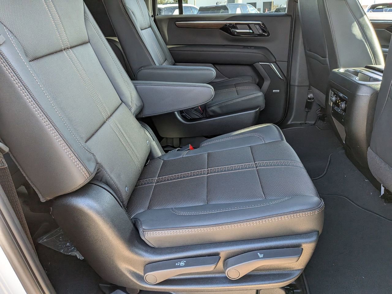 New 2026 Chevrolet Suburban High Country w/ Sun And Tow Package AWD/4WD image 23