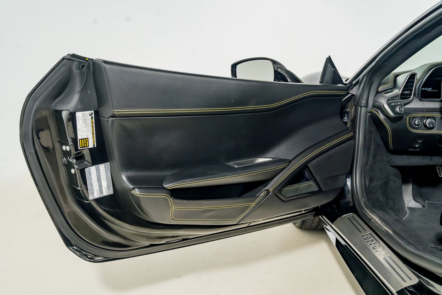 Used 2010 Ferrari 458 Italia Coupe RWD image 16