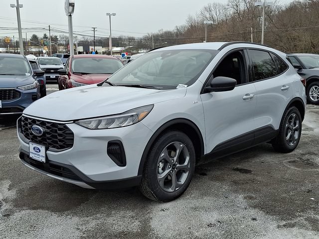 New 2026 Ford Escape ST-Line w/ Tech Pack #1 FWD image 2