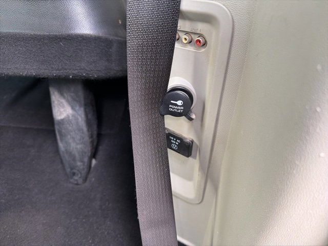 Used 2012 Chrysler Town & Country Touring-L w/ Driver Convenience Group image 22